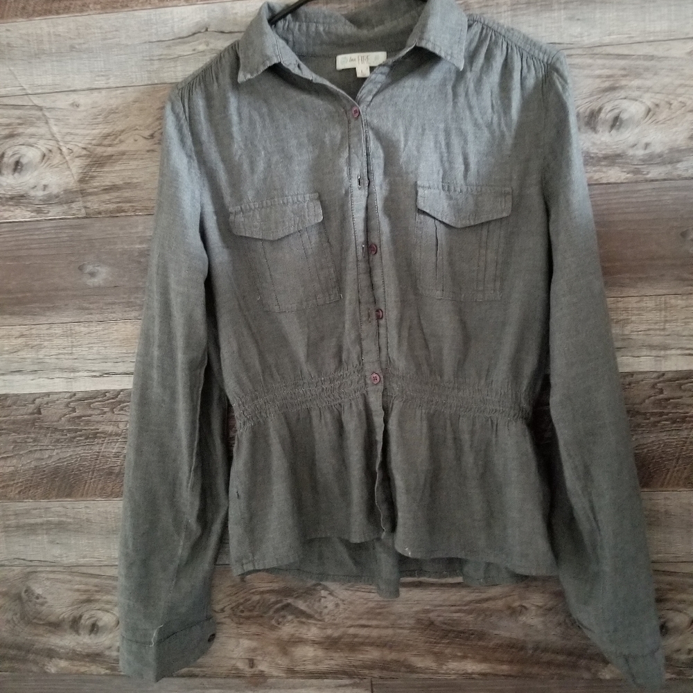 Gray  ruffle waistline  button down blouse